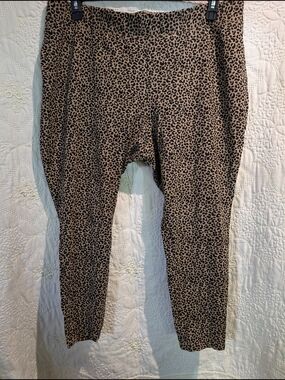 Old Navy Leopard Print Leggings in Tan and Black